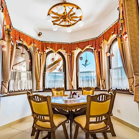 Bed & Breakfast Gorski Palacyk Kompleks Obiektow 3*
