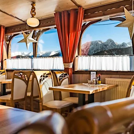 Bed & Breakfast Gorski Palacyk Kompleks Obiektow 3*