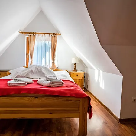 Bed and breakfast Górski Pałacyk Kompleks Obiektów 3*