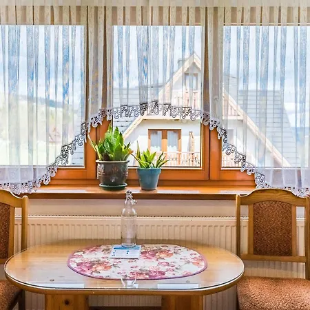 Górski Pałacyk Kompleks Obiektów Bed and breakfast 3*