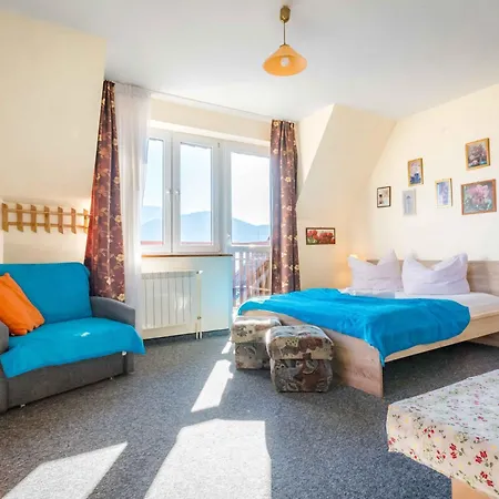 Bed and breakfast Górski Pałacyk Kompleks Obiektów 3*